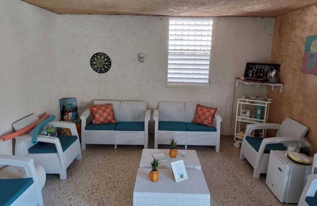 70's Cozy apt for Retreat*7min from the beach