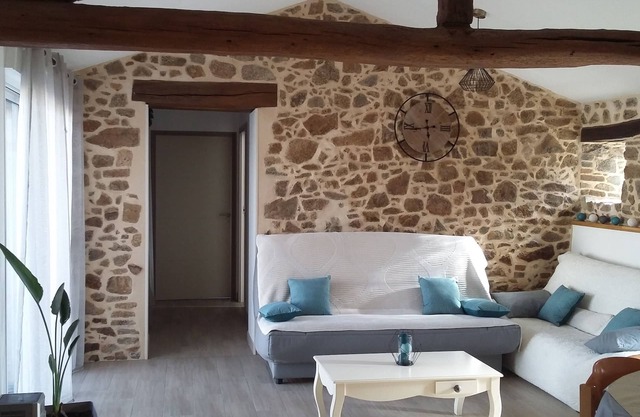75 m2 farmhouse renovated 30 minutes from Puy du Fou