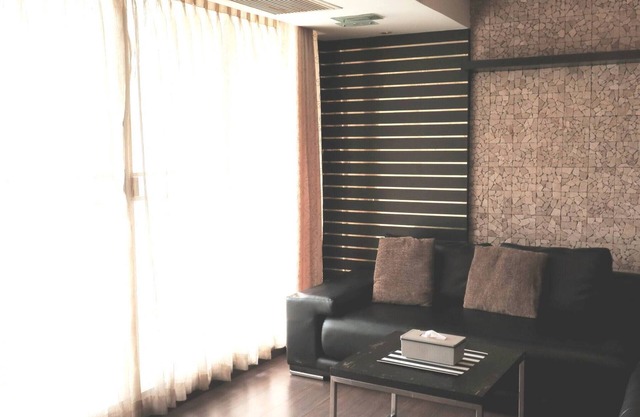 7A - 2 Bedroom Downtown Apartment with shared Pool