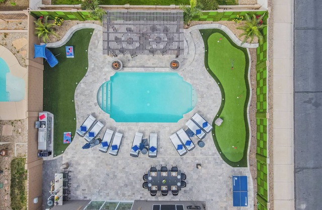 7BR/4BATH Getaway w/Arcade Room, HEATED Pool, Billiards, Hot Tub & Mini Golf