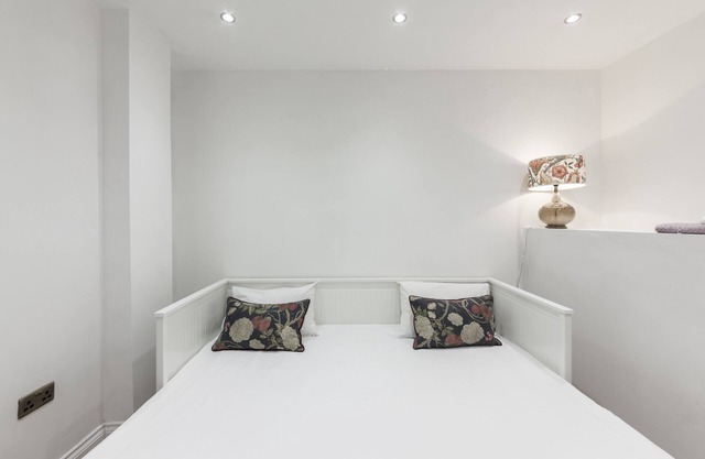 8 Bed family home Westminster Central London (sleeps 11 including children)