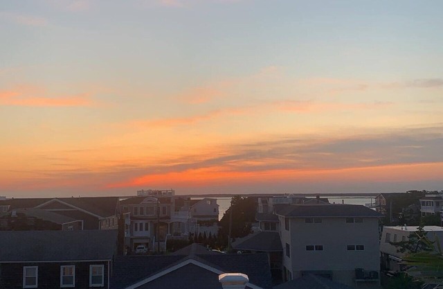 8 houses from the ocean and 8 houses from the bay, new construction, great view!