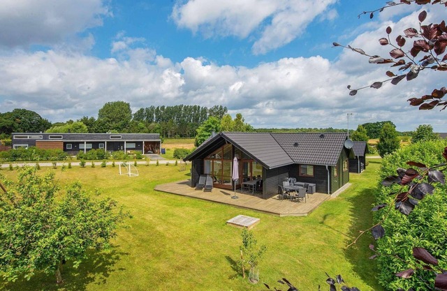 8 person holiday home in Ebeltoft-By Traum