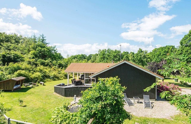 8 person holiday home in Glesborg-By Traum