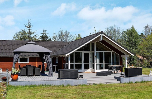 8 person holiday home in Hadsund-By Traum