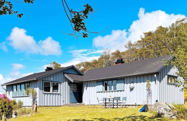 8 person holiday home in Heberg