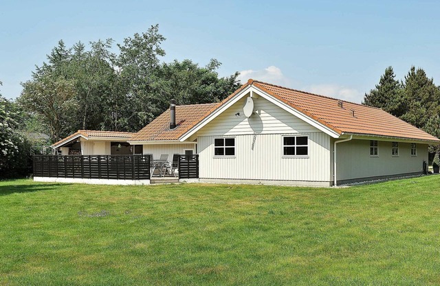 8 person holiday home in Oksbøl-By Traum