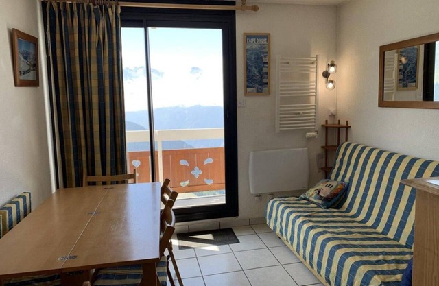 80m from shops, 4th floor, balcony, tv, ski locker, 23m², Alpe d'Huez