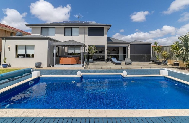 9 Beaconsfield Delight