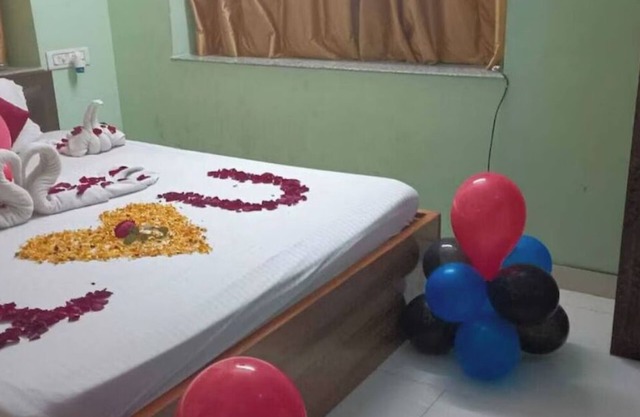 9-bedroom building in fabulous Kolkata with WiFi, fitness room, AC