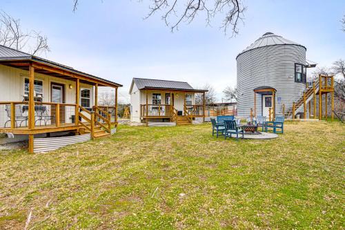 9 Mi to Dtwn Granbury Getaway with Water Views