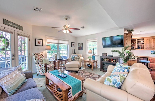 9 Mi to Midtown Harrisburg: Cottage w/Deck
