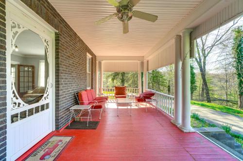 9 Mi to New River Gorge Spacious Retreat with Porch