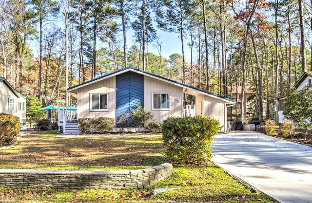 9 Mi to Ocean City Beaches: Retreat w/Patio