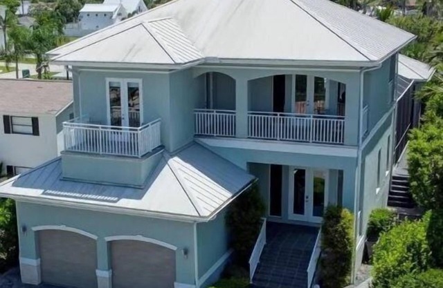 9242 Vanderbilt Beach Single Family Home