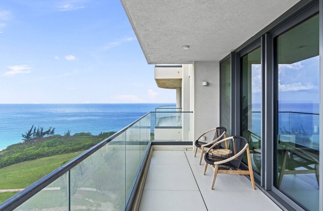 A-1003 Stunning one bedroom apartment