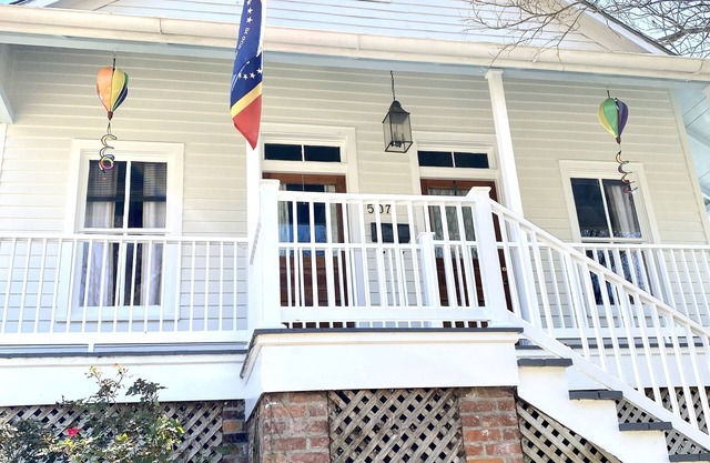 A 125 Year Old Luxury Cottage in Natchez. Free Breakfast Voucher!