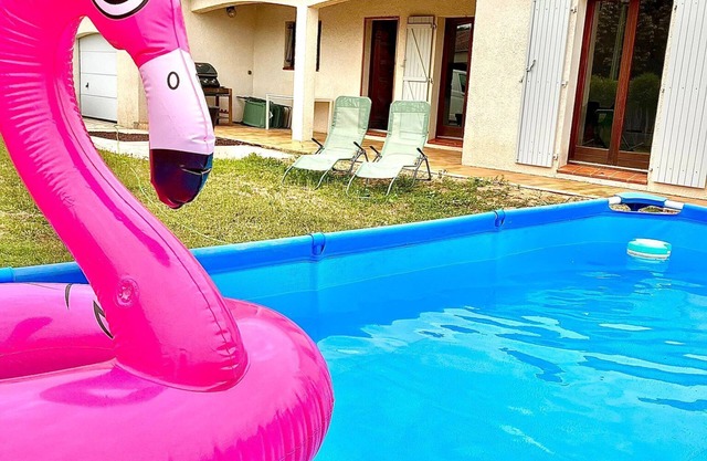 A 2 pas de Nimes, Maison Privée Avec Jardin et Piscine