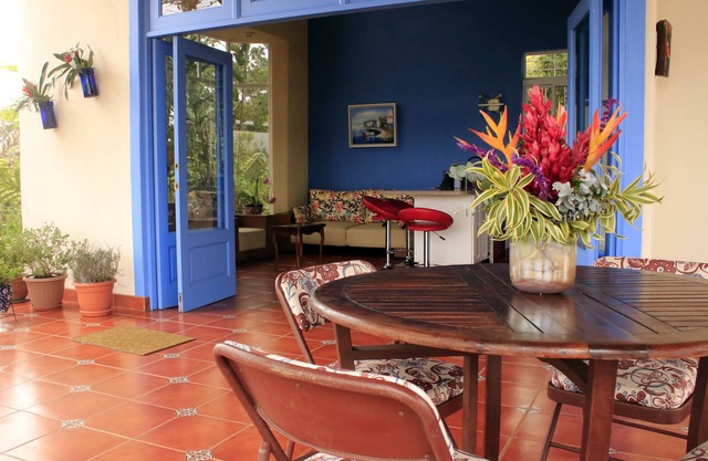 A beautiful home. Close to Orosi Thermal Pools!