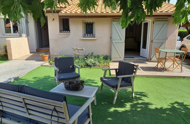 A BED AND BREAKFAST (STUDIO) FOR TWO PEOPLE WITH POOL AND BATHROOM