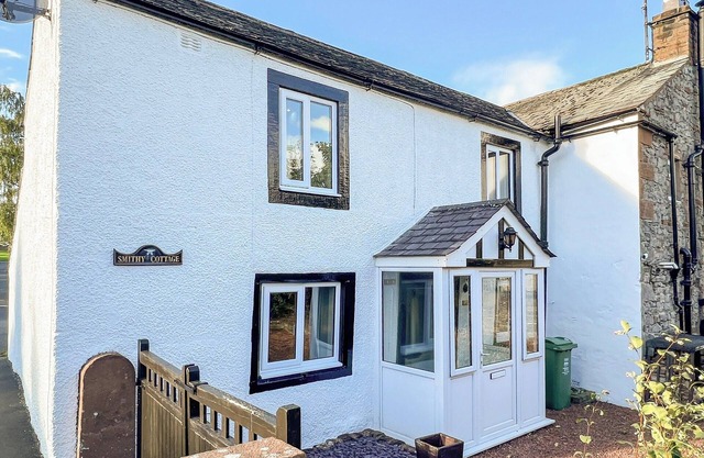 A cosy character 18th century cottage with enclosed garden close to Ullswater.