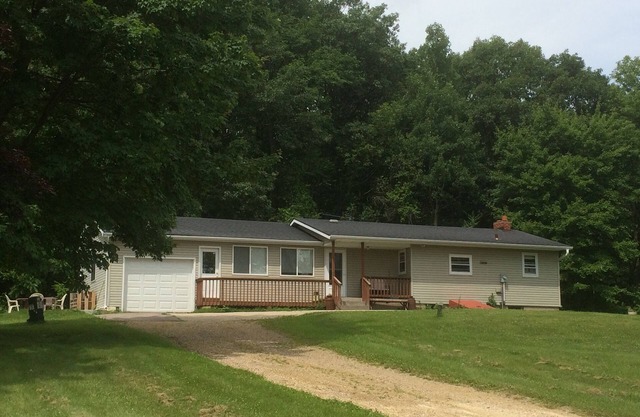 A Cozy Cottage Hideaway in the Beautiful Baraboo Bluffs