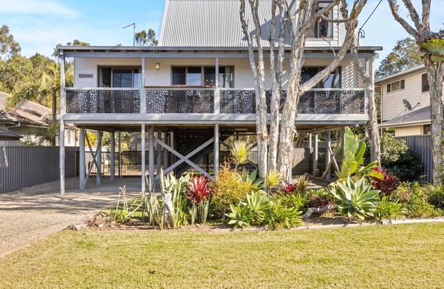 A cozy home located in the coastal village Corindi Beach