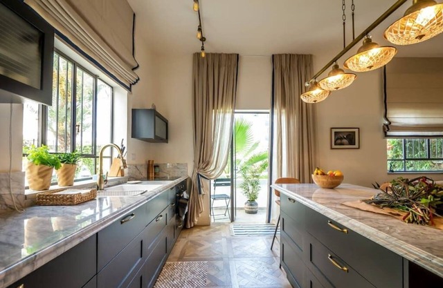 A Dreamly Chalet Apt Across Rothschild Boulevard