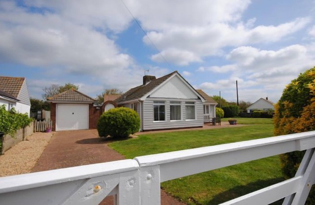 A family house that sleeps 6 guests in 3 bedrooms