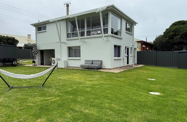 A haven in the heart of Port Elliot. Prime location. Cosy and clean.