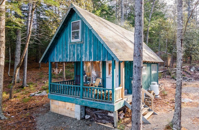 A Haven Lakefront. Priv. Dock. Swim, Kayak and Fish