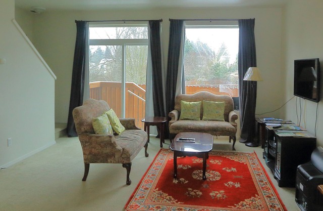 A Home Away From Your Home 2 Master Suites Townhouse On In A Quiet Neighborhood