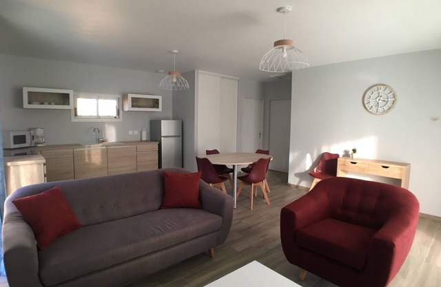 A HOME JUST FOR YOU, CLOSE TO ALL AMENITIES!
