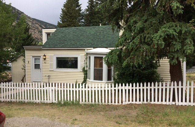 A jewel of a cozy cottage on the stream
