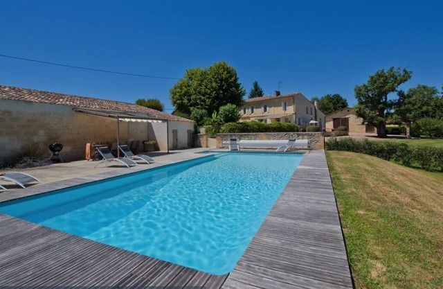A large Manor House with heated pool in the heart of Bordeaux wine country