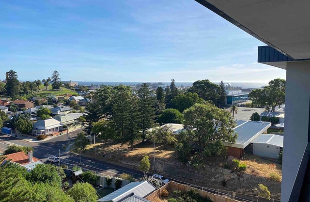 A Little Slice of Fremantle 1 bed apt.Wifi-Netflix