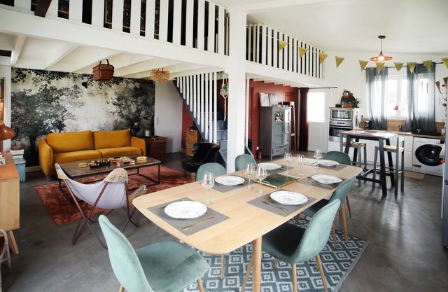 A love at first sight house in a large garden just next to the center of SENLIS