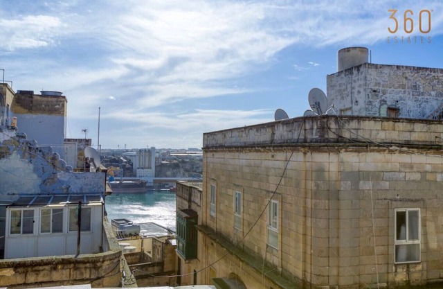 A lovely 1BR home in Floriana with private terrace