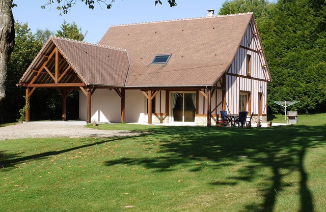 A modern property, purpose-built for disabled access. Sleeps 6 in 3 bedrooms.