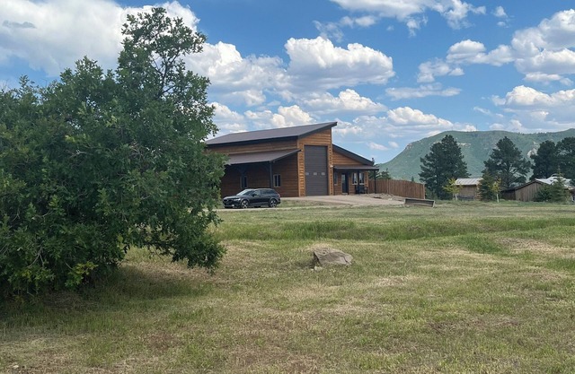 A Mountain Escape nestled in the small, historic town of Mancos Colorado