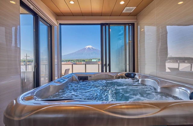 A newly built villa with a jacuzzi where you can e/Minamitsurugun Yamanashi