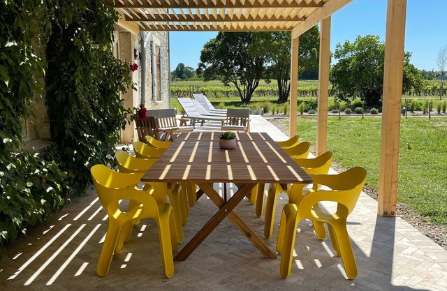 A quaint vineyard gîte at Château Magdeleine Bouhou