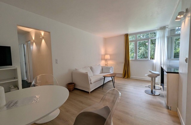 A quiet apartment between Paris and Versailles