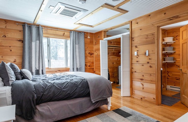 A quiet cottage -The perfect getaway for anyone looking to decompress from life.