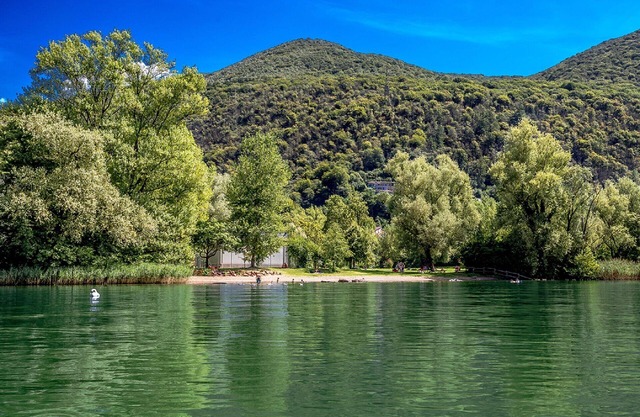 A real lake experience, with boat rental.