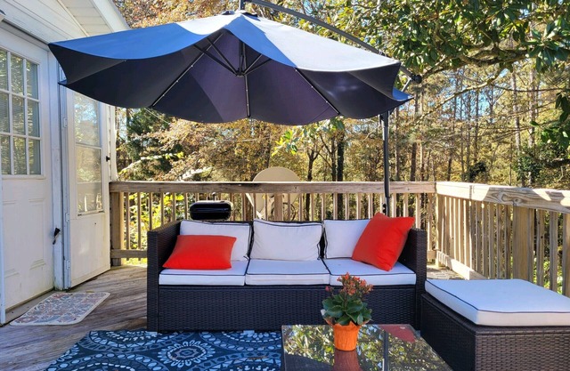 A Stone's Throw from Tobesofkee