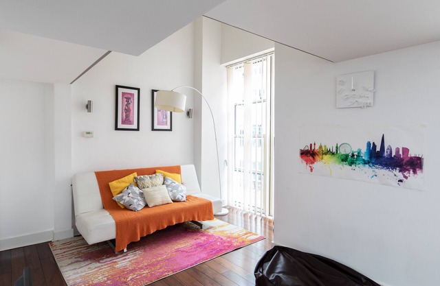 A Stylish 2 Bed, 2 Bath London Apartment