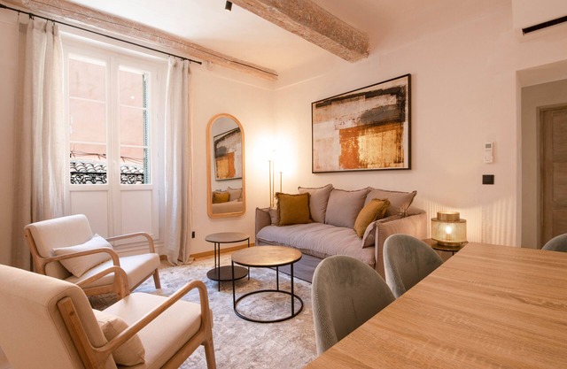 A Superb 1-BR next to Senequier - Center of Saint-Tropez