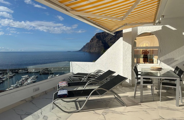 A touch of luxury enjoying a superb location and sea views
