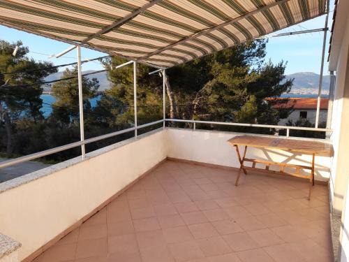 A4 apt w big terrace great sea view close to beach